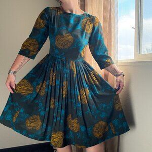 Vintage Fit Flare Dress 50s Watercolor Floral Blue Half Sleeve | Size M (snug L)